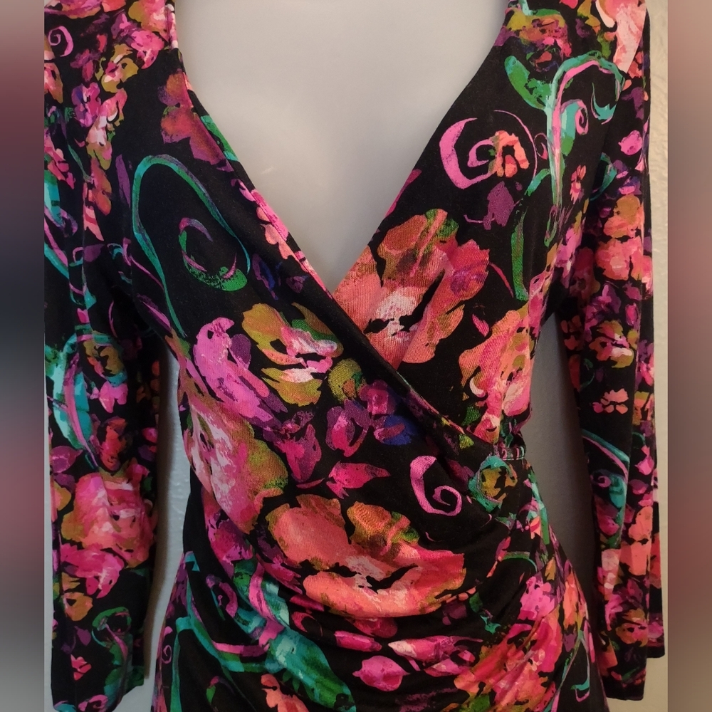 Cable & Gauge Floral Faux Wrap Top | Vibrant Pink & Teal Abstract Print | Size M - Picture 8 of 11